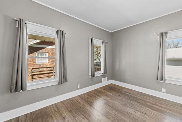 833 S 9th, Salina, KS 67401