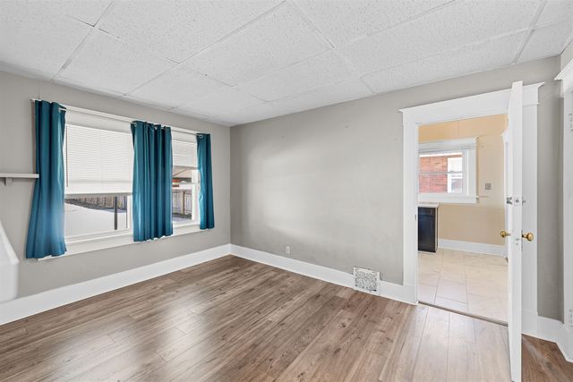 833 S 9th, Salina, KS 67401