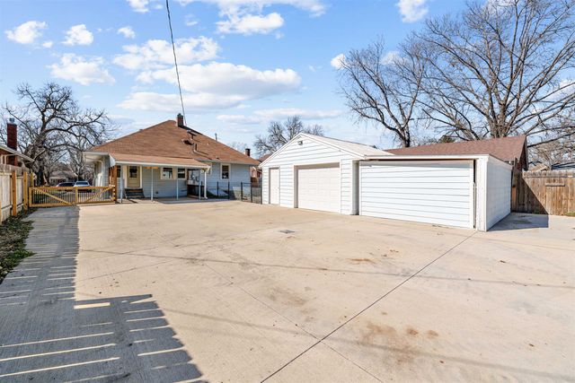 833 S 9th, Salina, KS 67401