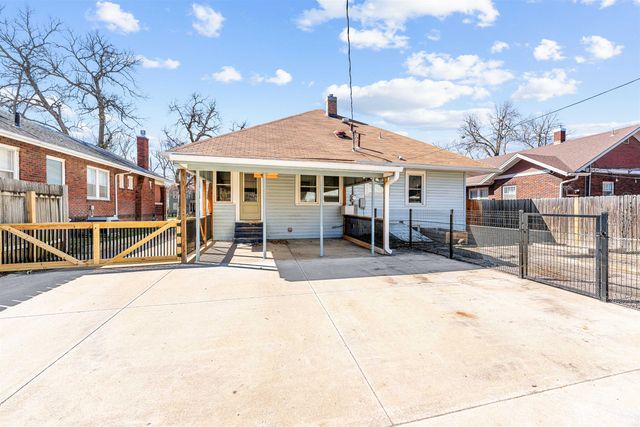 833 S 9th, Salina, KS 67401