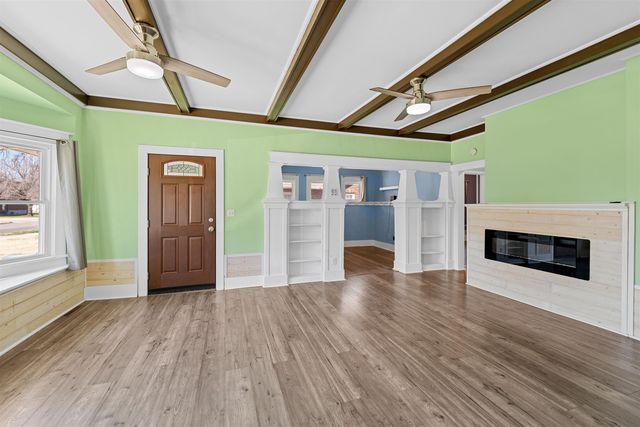 833 S 9th, Salina, KS 67401