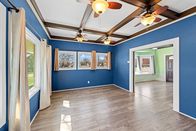 833 S 9th, Salina, KS 67401