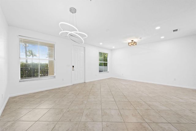 4750 Monarch Way, Coconut Creek, FL 33073