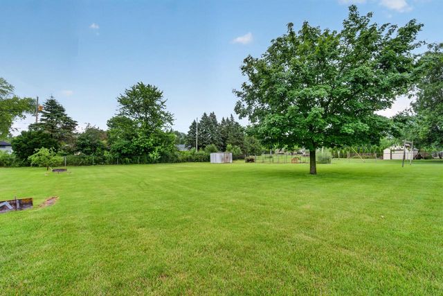 8916 S 84th STREET, Franklin, WI 53132