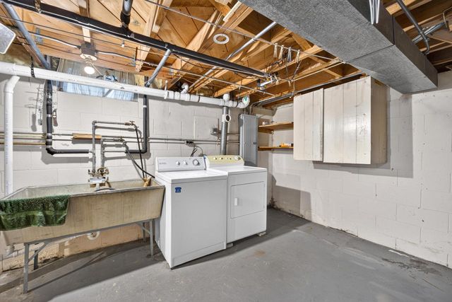 8916 S 84th STREET, Franklin, WI 53132
