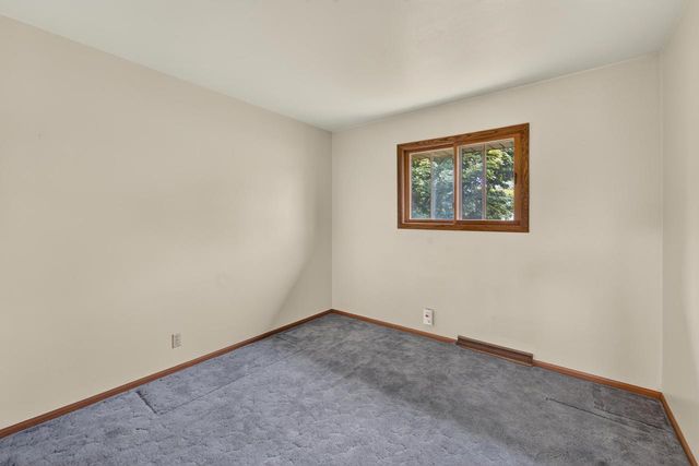 8916 S 84th STREET, Franklin, WI 53132