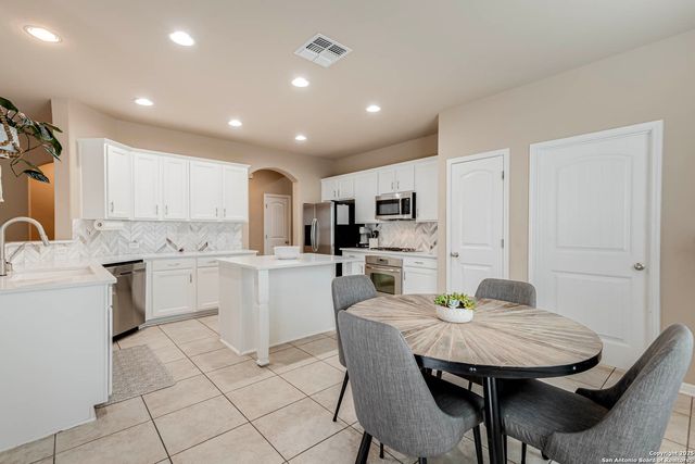 24735 Buck Crk, San Antonio, TX 78255