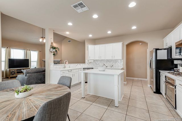 24735 Buck Crk, San Antonio, TX 78255