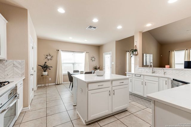 24735 Buck Crk, San Antonio, TX 78255