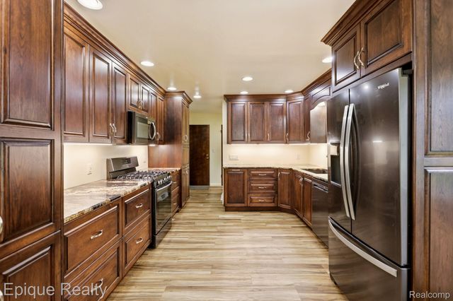 1612 Saint Marys Court, Hampton Charter Township, MI 48732