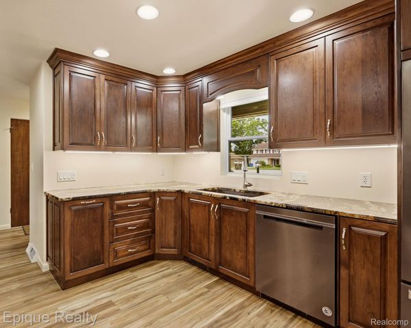 1612 Saint Marys Court, Hampton Charter Township, MI 48732
