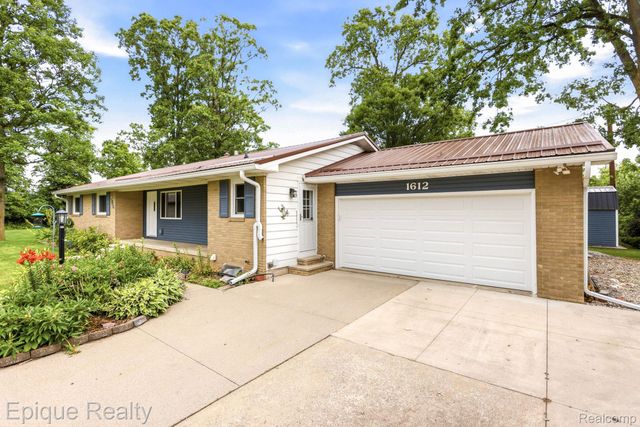 1612 Saint Marys Court, Hampton Charter Township, MI 48732