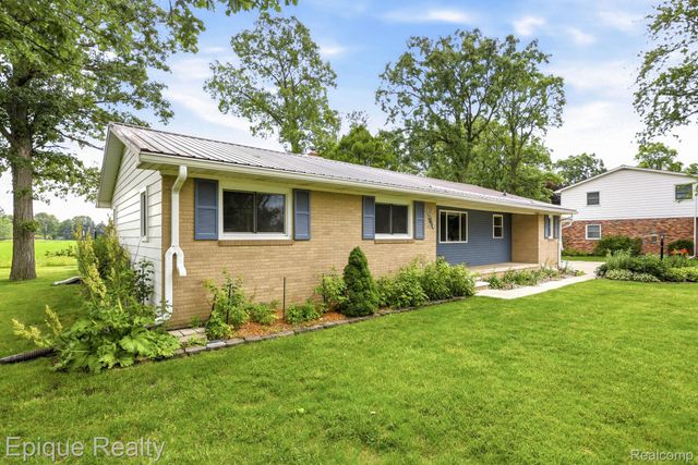 1612 Saint Marys Court, Hampton Charter Township, MI 48732