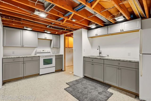 1612 Saint Marys Court, Hampton Charter Township, MI 48732