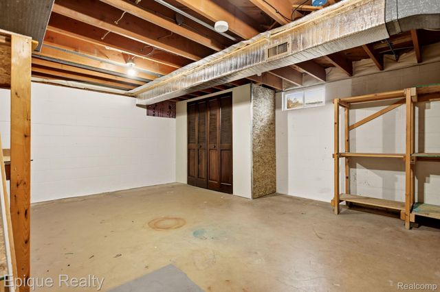 1612 Saint Marys Court, Hampton Charter Township, MI 48732