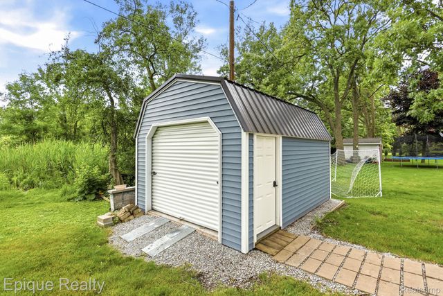 1612 Saint Marys Court, Hampton Charter Township, MI 48732