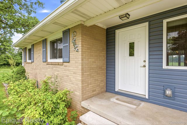 1612 Saint Marys Court, Hampton Charter Township, MI 48732
