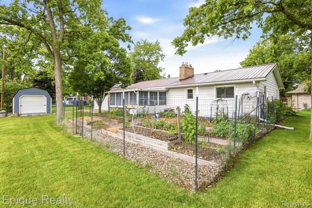 1612 Saint Marys Court, Hampton Charter Township, MI 48732