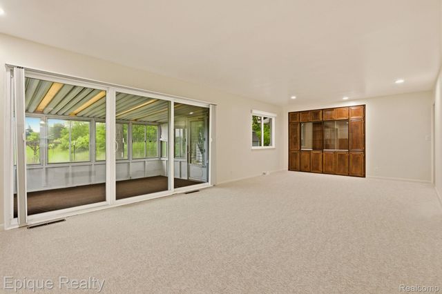 1612 Saint Marys Court, Hampton Charter Township, MI 48732