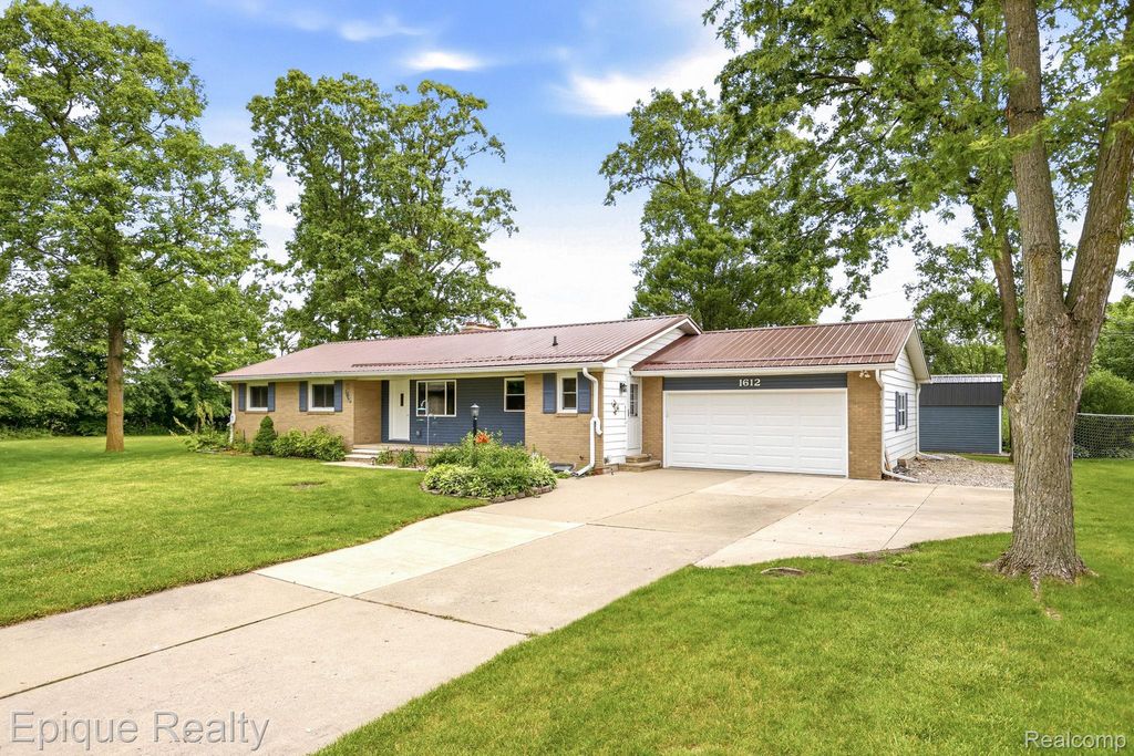 1612 Saint Marys Court, Hampton Charter Township, MI 48732
