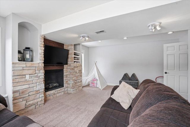 124 Cedar Street, Brooklyn, WI 53521