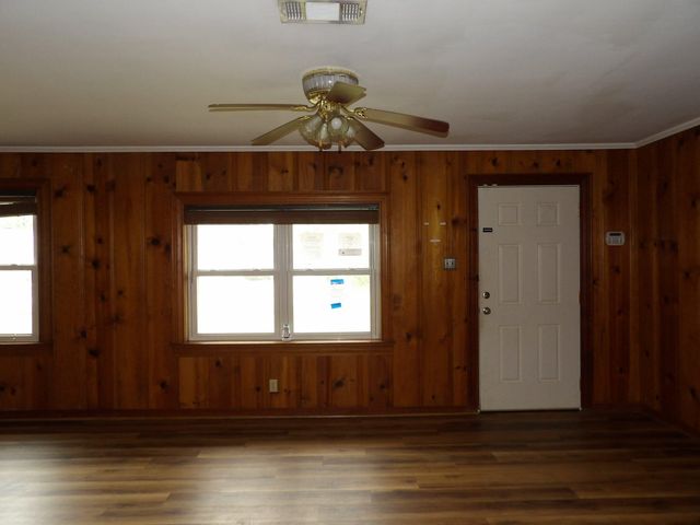1520 School, Lake Charles, LA 70607