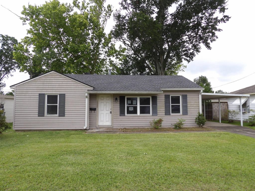 1520 School, Lake Charles, LA 70607