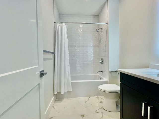 75 Neponset St Unit 5, Canton, MA 02021