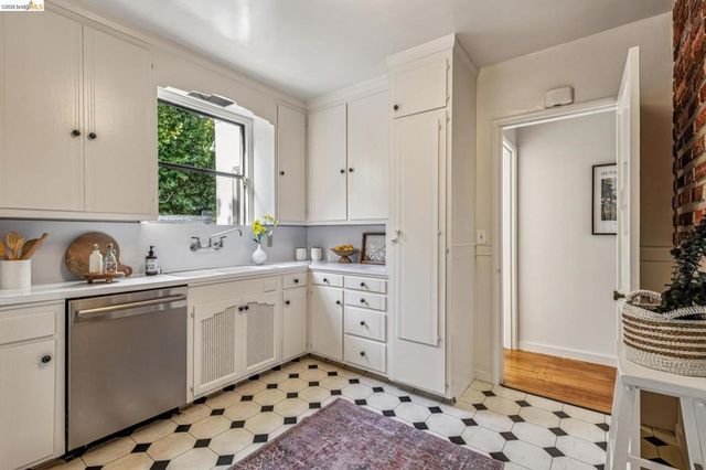 11 11 Parkside Dr, Piedmont, CA 94611