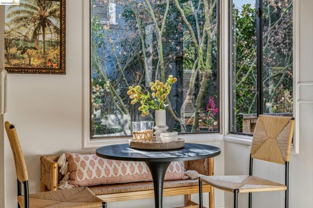 Image 17 of property listing at 11 11 Parkside Dr, Piedmont, CA 94611