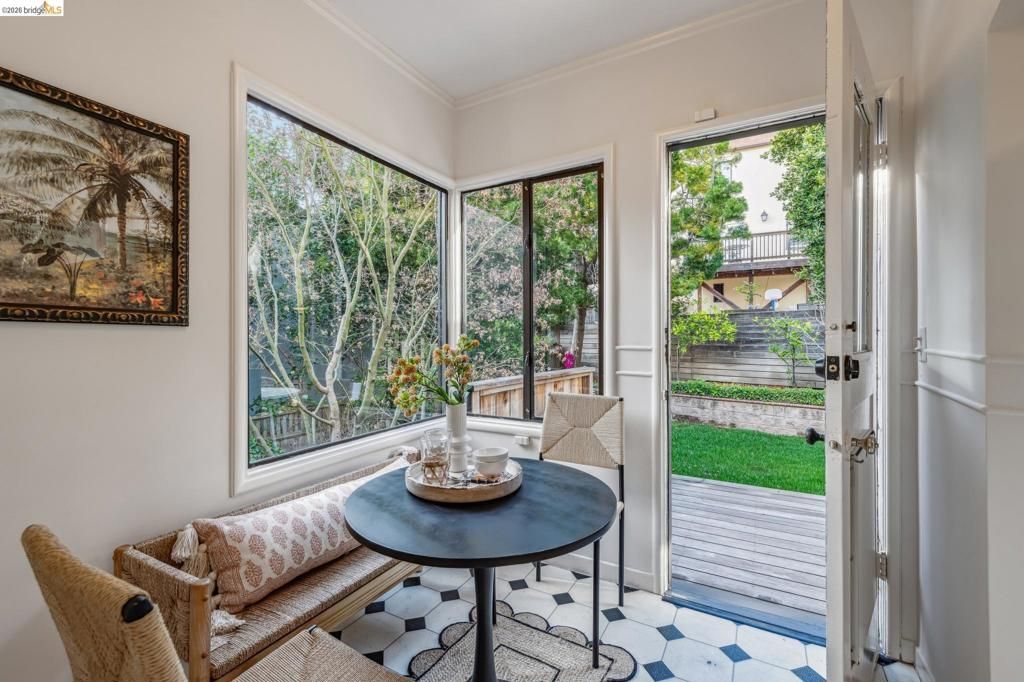 Image 19 of property listing at 11 11 Parkside Dr, Piedmont, CA 94611