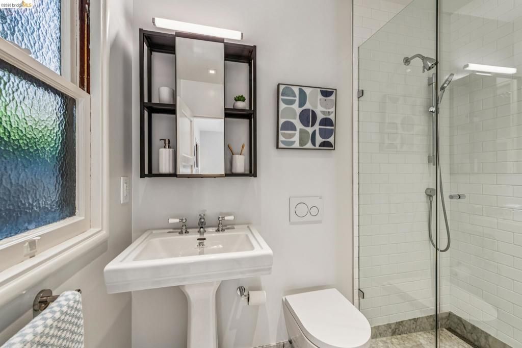 Image 21 of property listing at 11 11 Parkside Dr, Piedmont, CA 94611