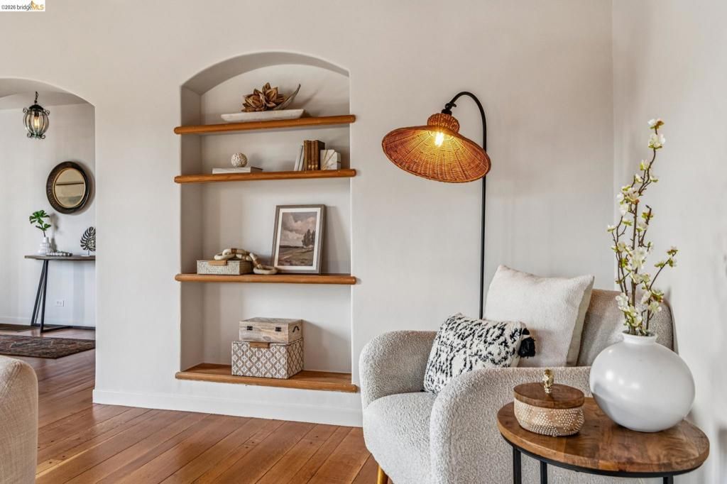 Image 8 of property listing at 11 11 Parkside Dr, Piedmont, CA 94611