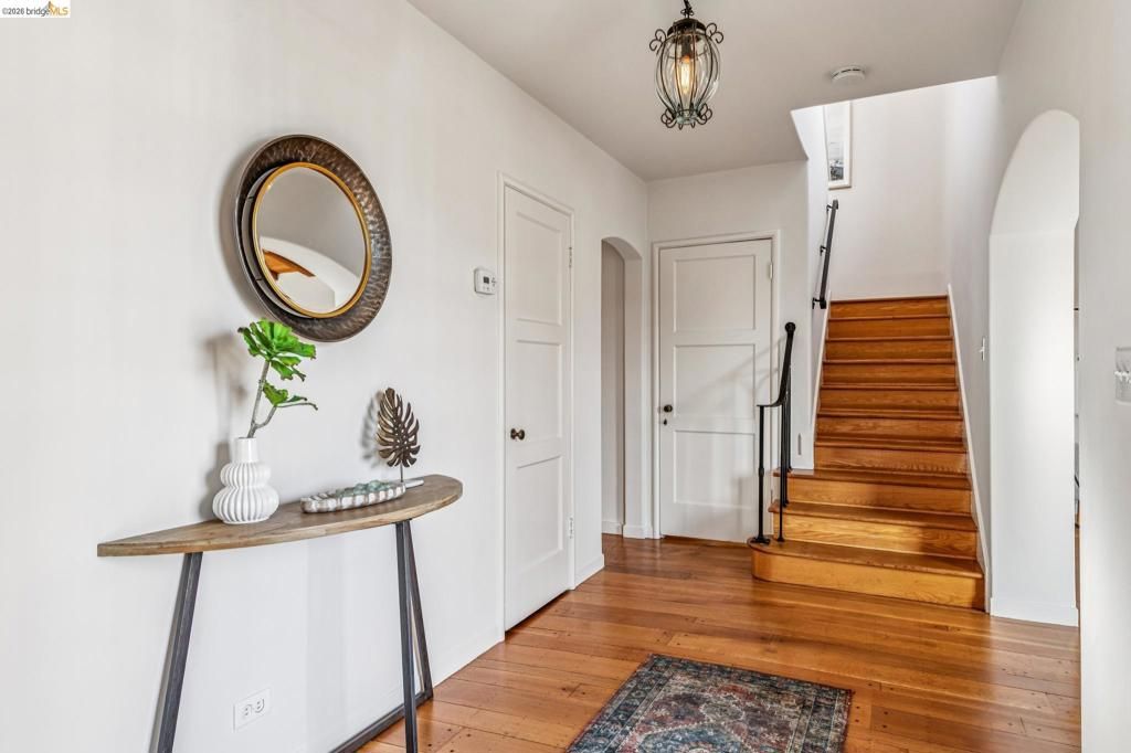 Image 9 of property listing at 11 11 Parkside Dr, Piedmont, CA 94611