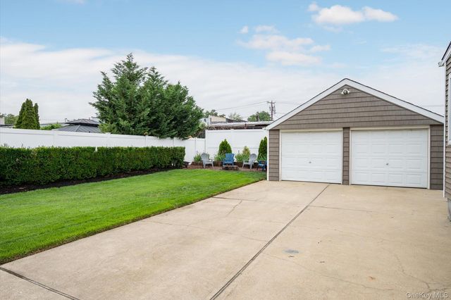 59 Lambert Avenue, Farmingdale, NY 11735