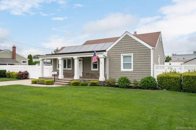 59 Lambert Avenue, Farmingdale, NY 11735