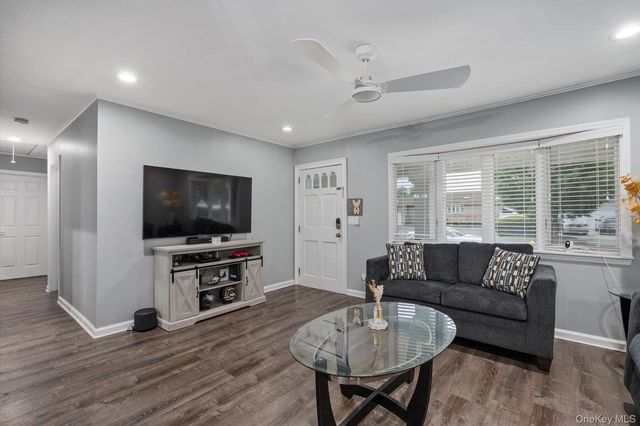 59 Lambert Avenue, Farmingdale, NY 11735