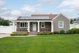 59 Lambert Avenue, Farmingdale, NY 11735