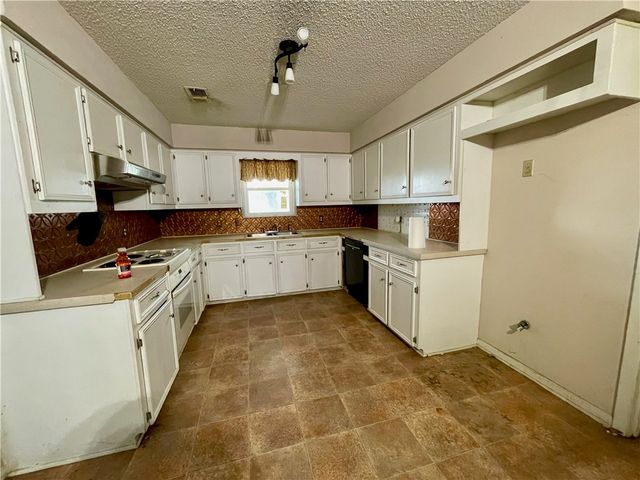 7608 N Hwy 14, Kosse, TX 76653