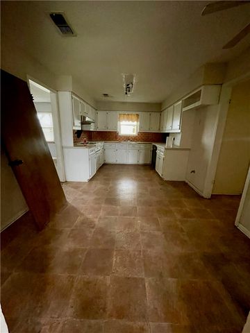 7608 N Hwy 14, Kosse, TX 76653