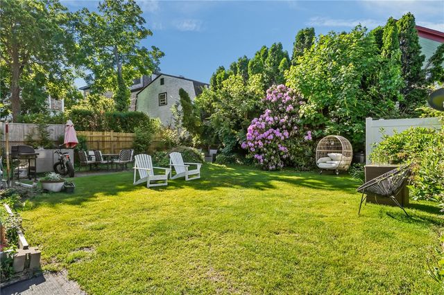 29 Dean Avenue 1F, Newport, RI 02840