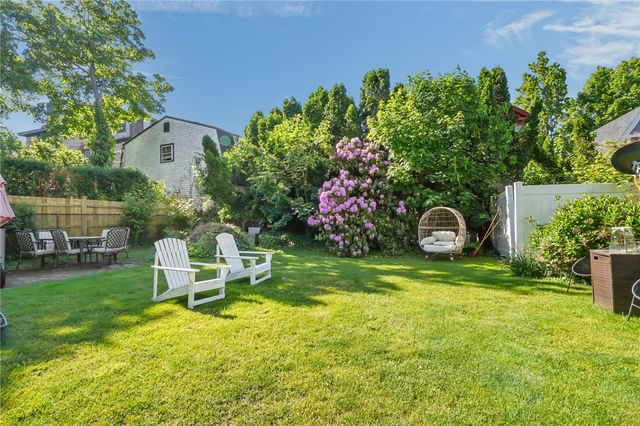 29 Dean Avenue 1F, Newport, RI 02840
