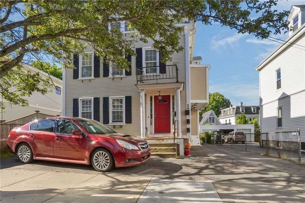 29 Dean Avenue 1F, Newport, RI 02840