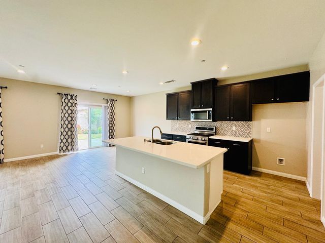 8512 Kowa Street, Bakersfield, CA 93314