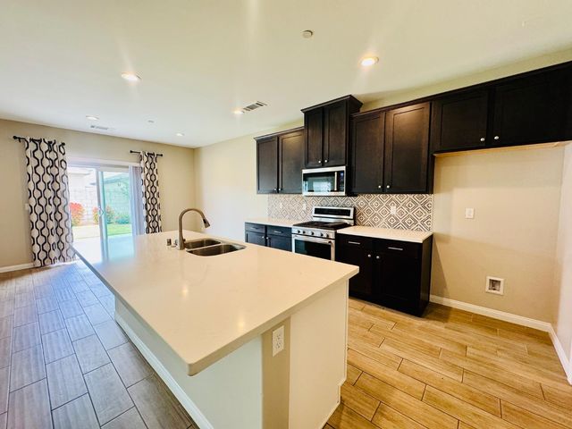 8512 Kowa Street, Bakersfield, CA 93314