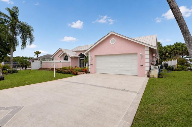 1921 NE Acapulco Drive, Jensen Beach, FL 34957