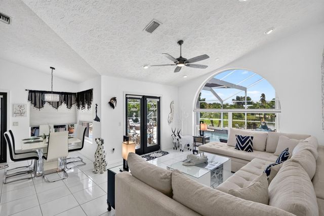 1921 NE Acapulco Drive, Jensen Beach, FL 34957