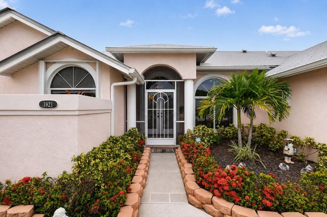 1921 NE Acapulco Drive, Jensen Beach, FL 34957