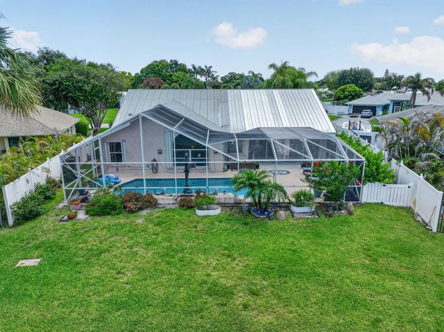1921 NE Acapulco Drive, Jensen Beach, FL 34957