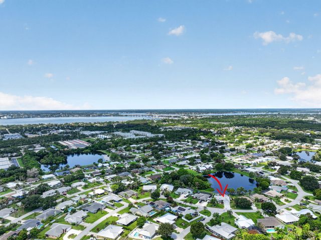 1921 NE Acapulco Drive, Jensen Beach, FL 34957